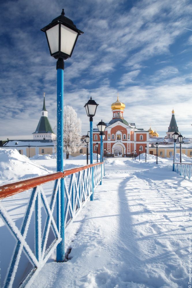Зимний день в обители