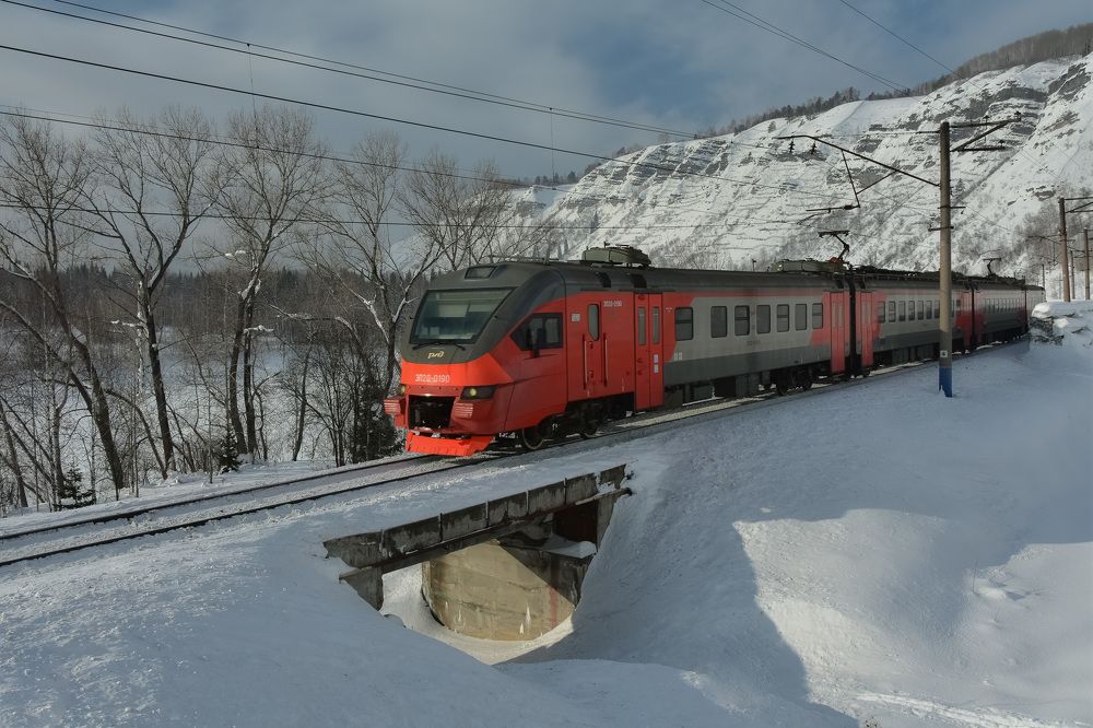 На электропоездах ...