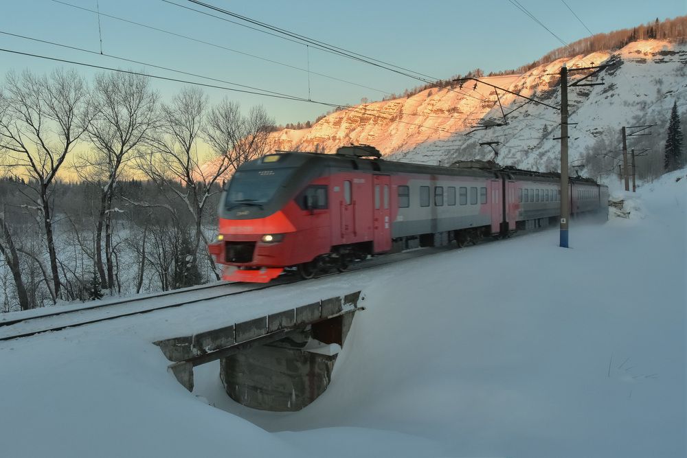 На электропоездах ...