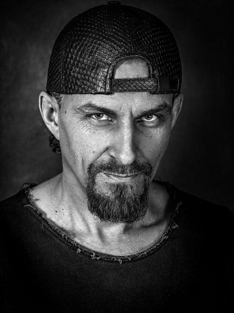 Лори Кардинал на гранатах