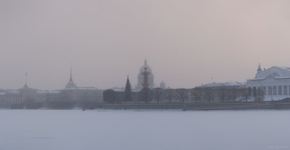 Петербург и зима, уходящие в сон...