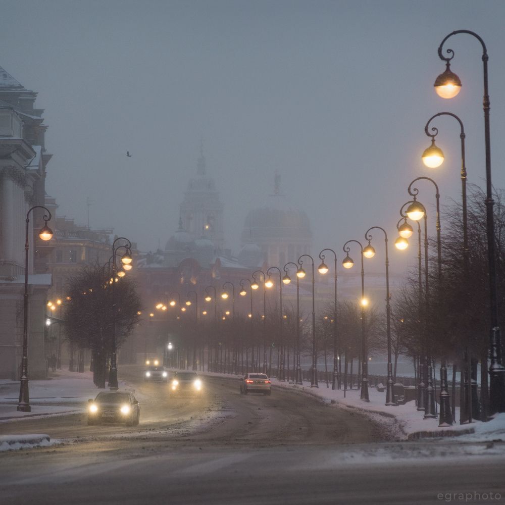 Петербург и зима, уходящие в сон...