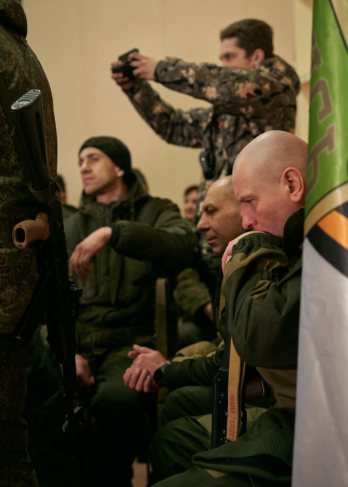 Не бывает атеистов в окопах под огнем