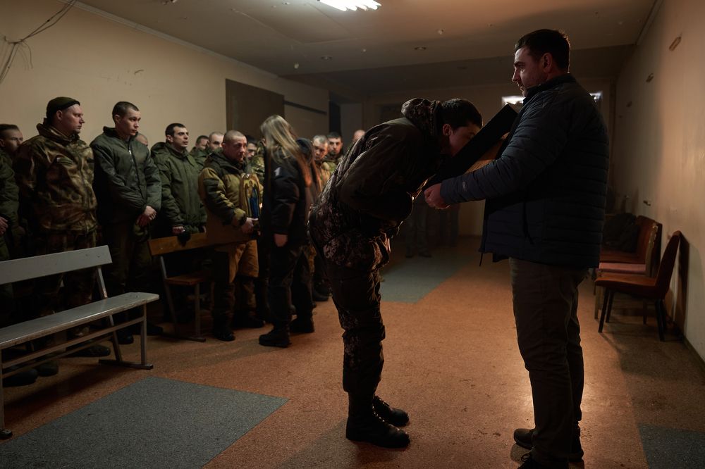 Не бывает атеистов в окопах под огнем