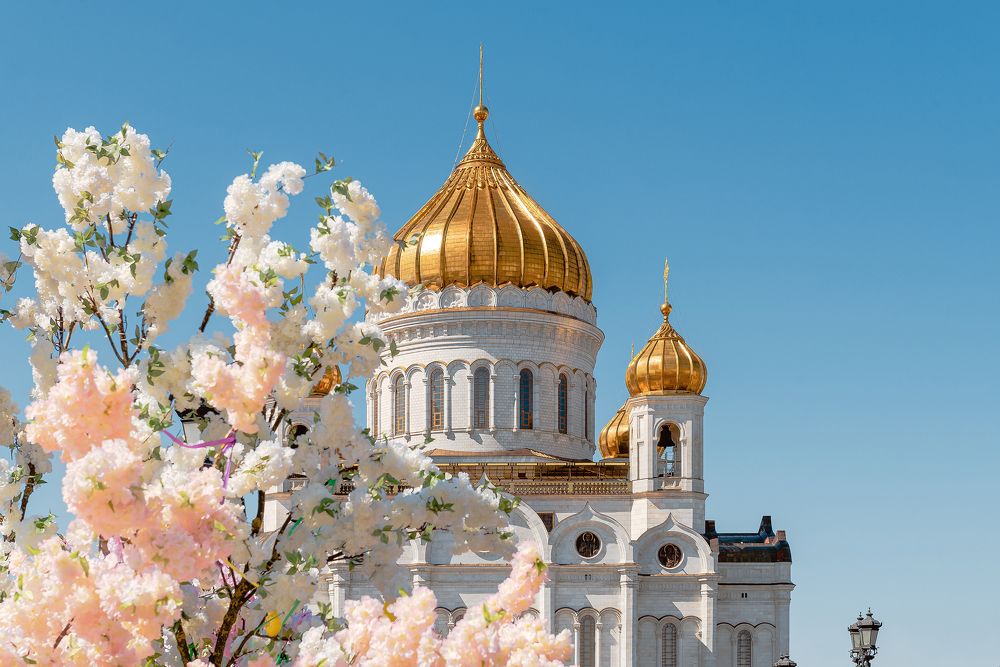 декорации на Патриаршем мосту