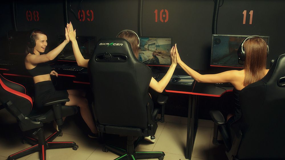 Cyber sport (CS:GO russian girls)