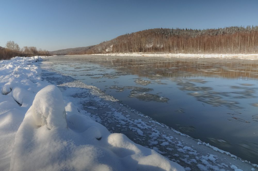 На Кондоме начался ледоход