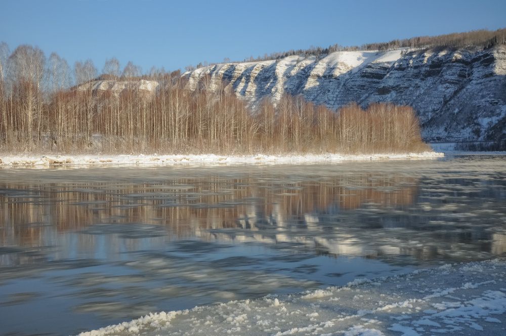 На Кондоме начался ледоход