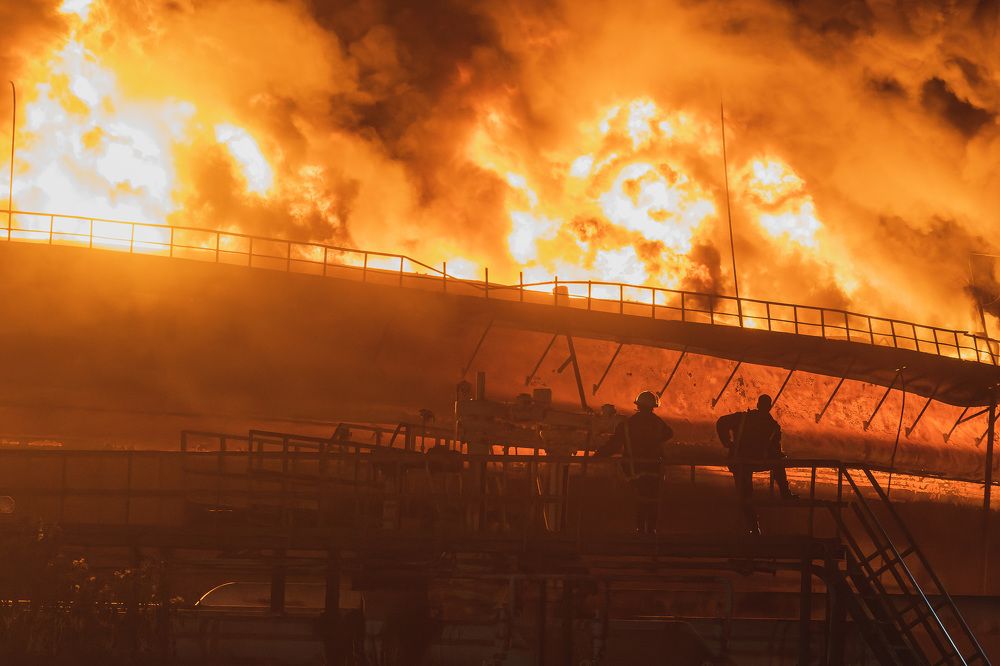 Explosi&oacute;n de Base de Supertanqueros de Matanzas