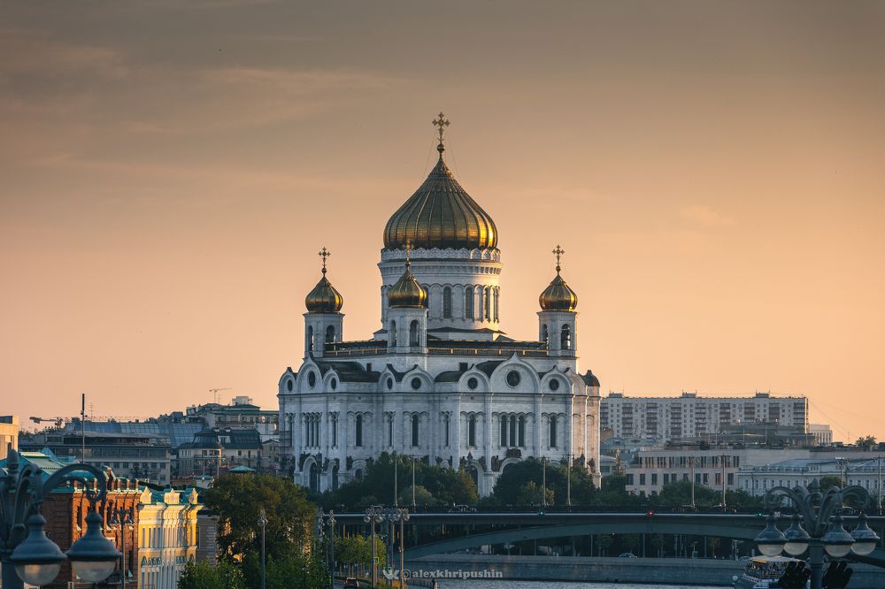 Москва, год две тысячи двадцать третий