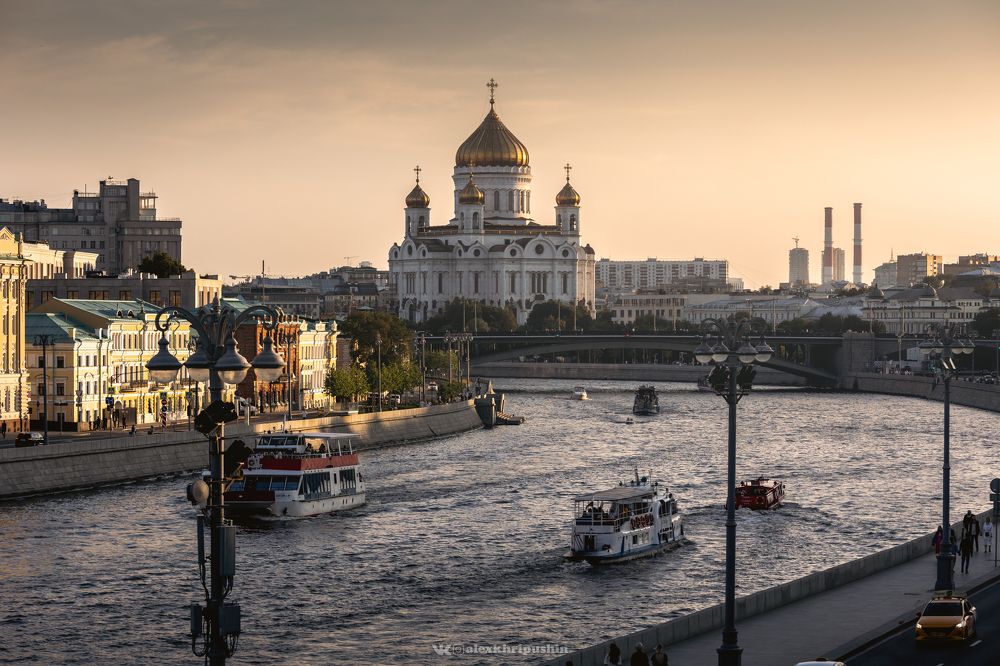 Москва, год две тысячи двадцать третий