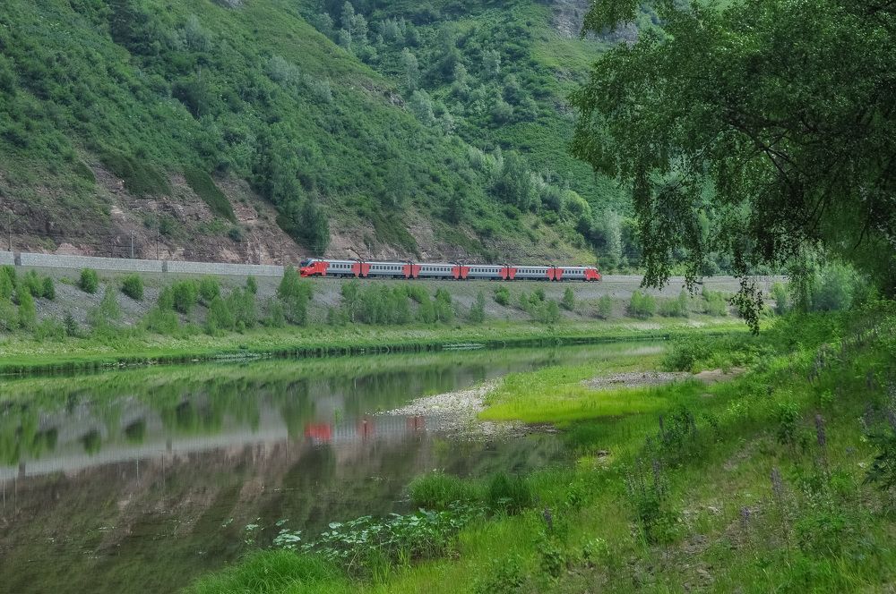 Июль река