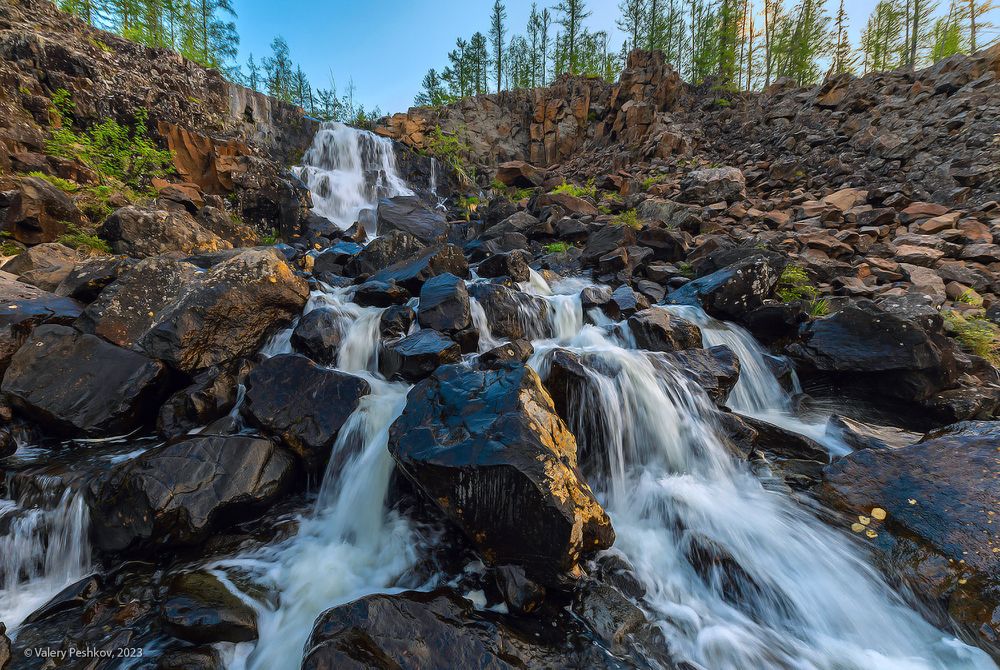 01 Рассказ про роскошные водопады плато Путораны начну с этого скромного водопада&hellip;
