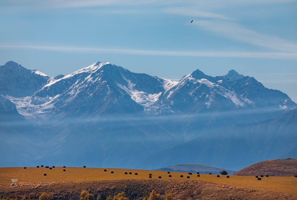 Осень на фоне гор