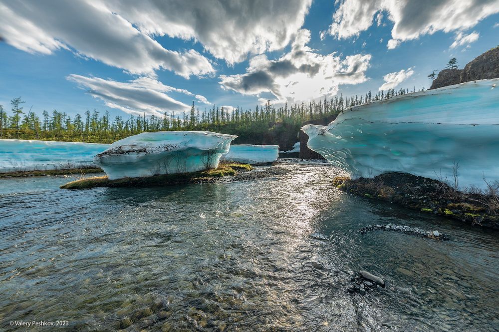 03 Воды реки распилили единую наледь &hellip;