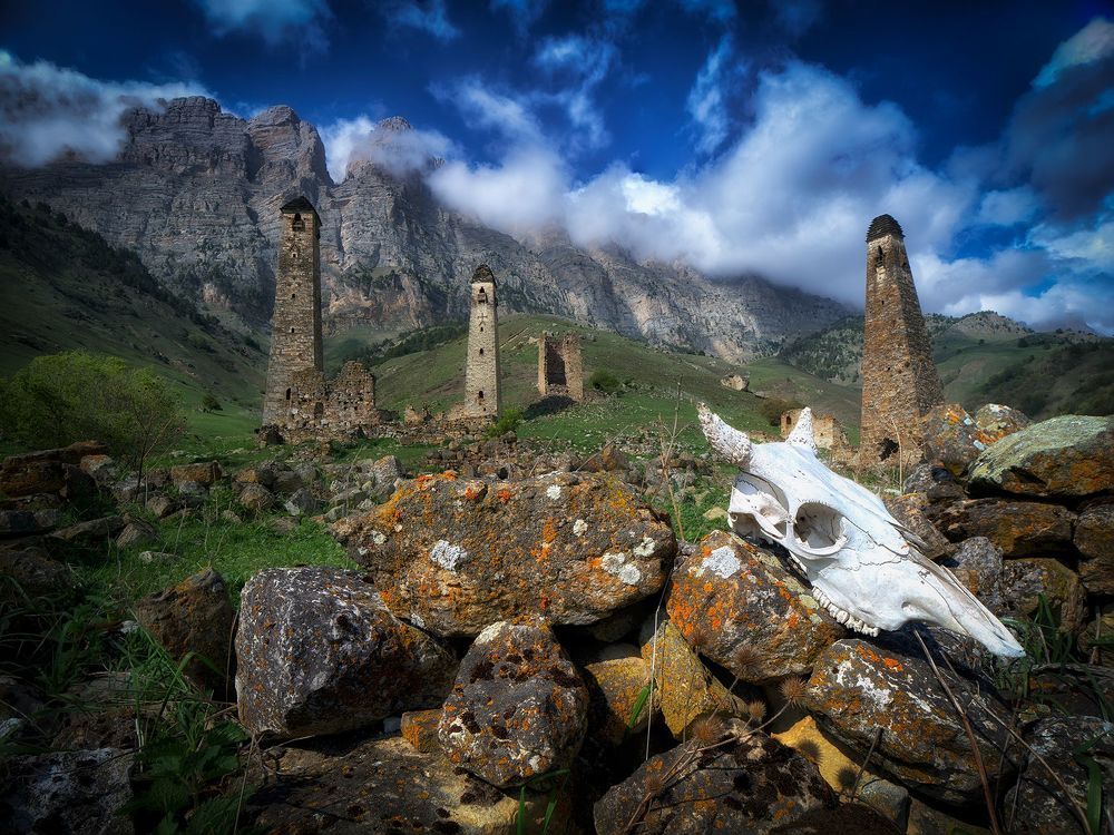 В ледяных пещерах Камчатки