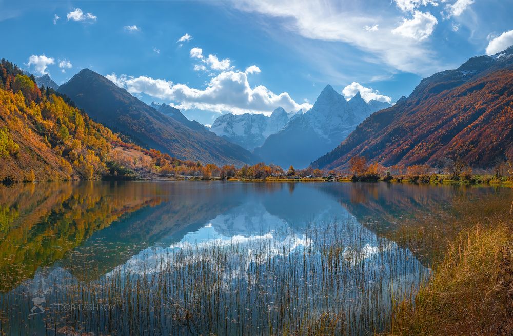 Осень на берегу озера Туманлы-Кёль