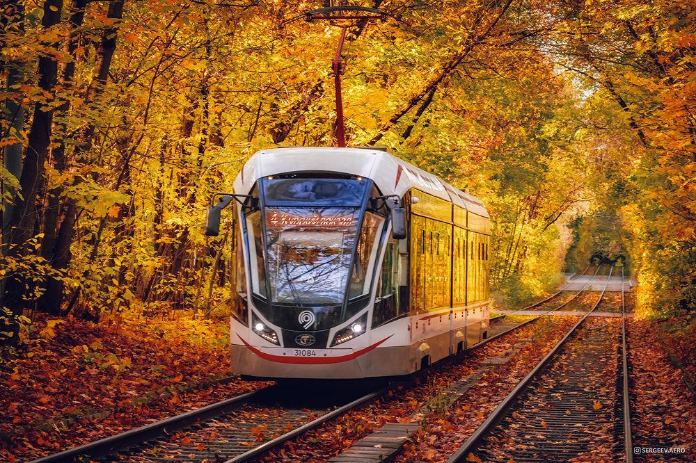 Классические осенние московские трамваи | Autumn Moscow trams