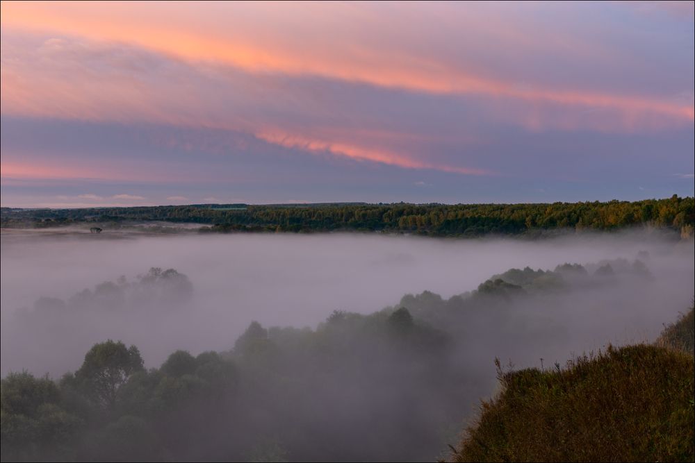 Молочная река, крутые берега.