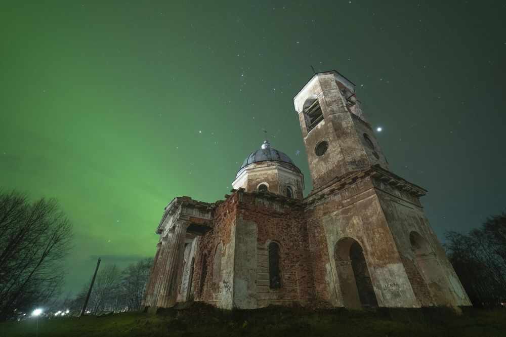 Введенская церковь ( с.Бронница Новгородская обл)