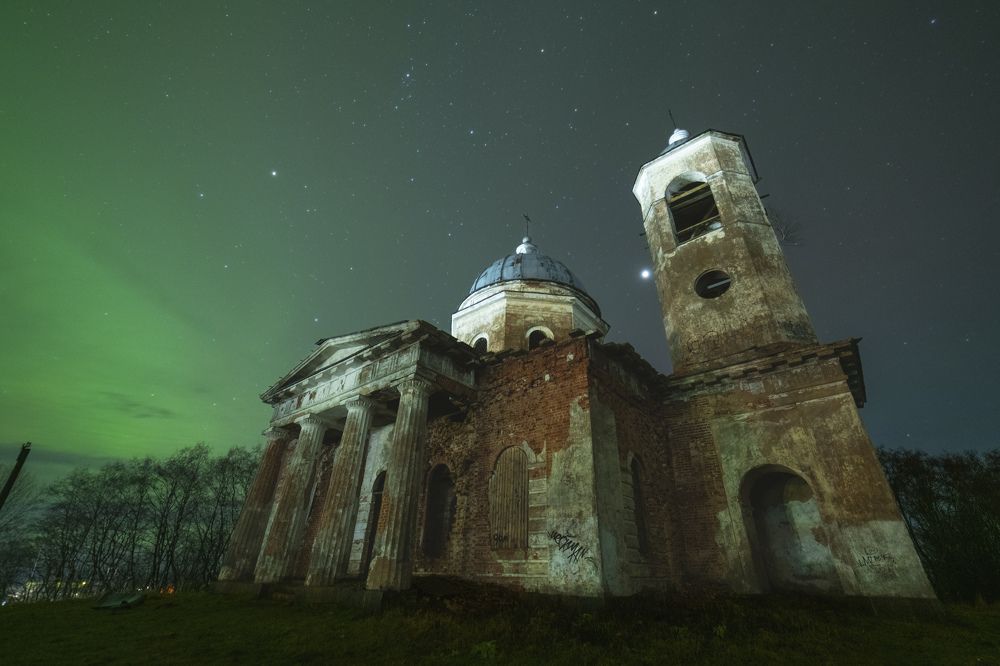 Введенская церковь ( с.Бронница Новгородская обл)