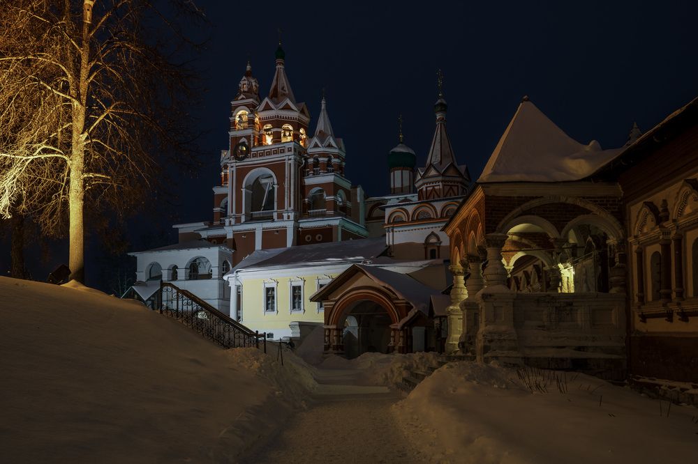Вечер в монастыре 3