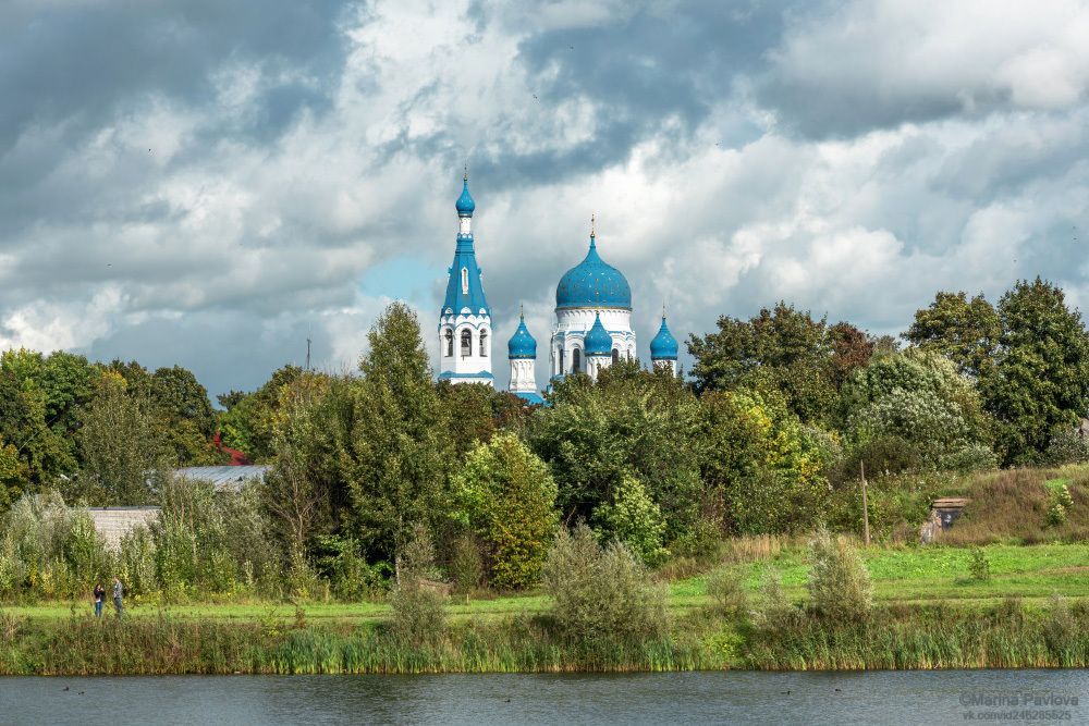 Вид на собор Покрова Пресвятой Богородицы.