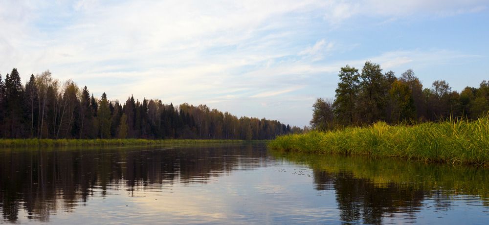 Тёплый осенний вечер на воде