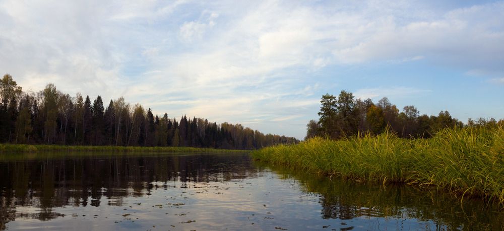 Тёплый осенний вечер на воде