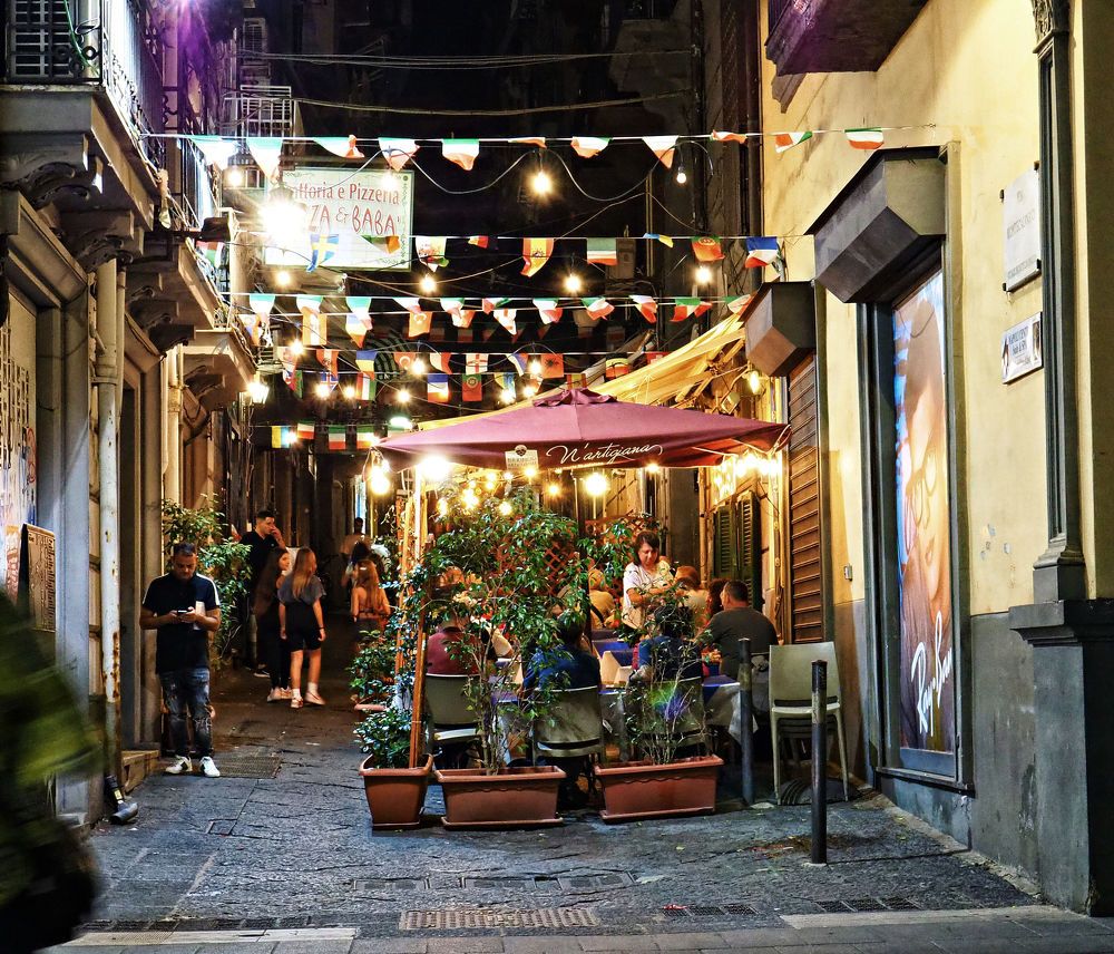 Napoli night streets