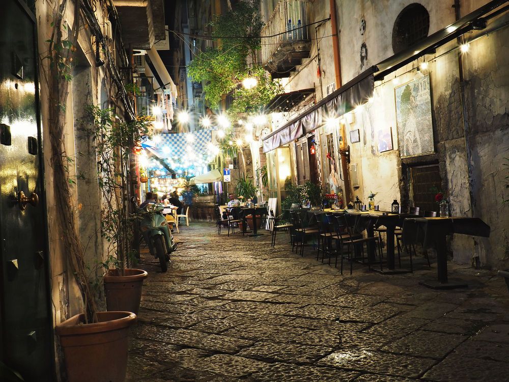Napoli night streets