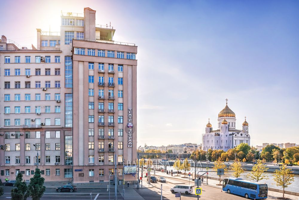 Дом на Набережной, Театр Эстрады