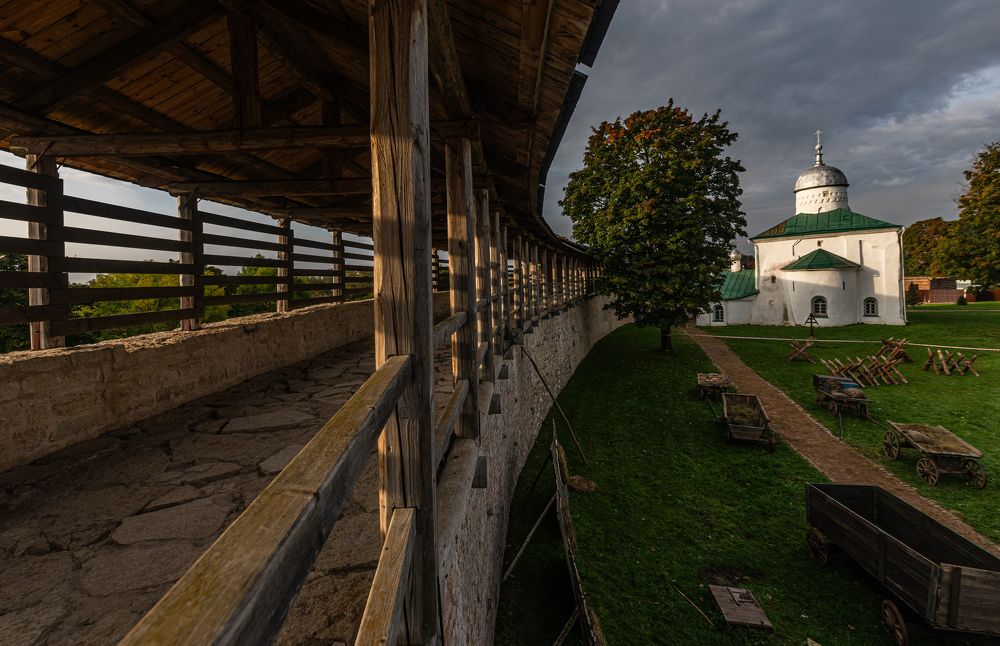 Изборская крепость