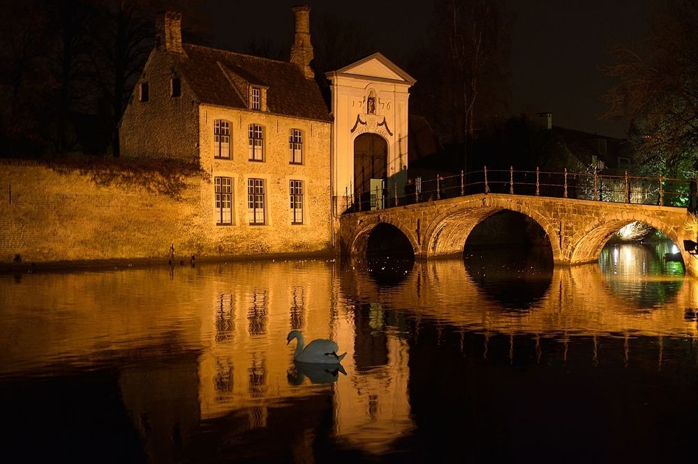 Brugge by night.