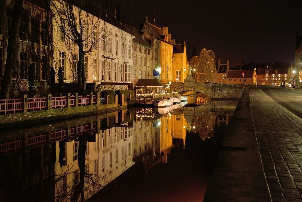 Brugge by night.