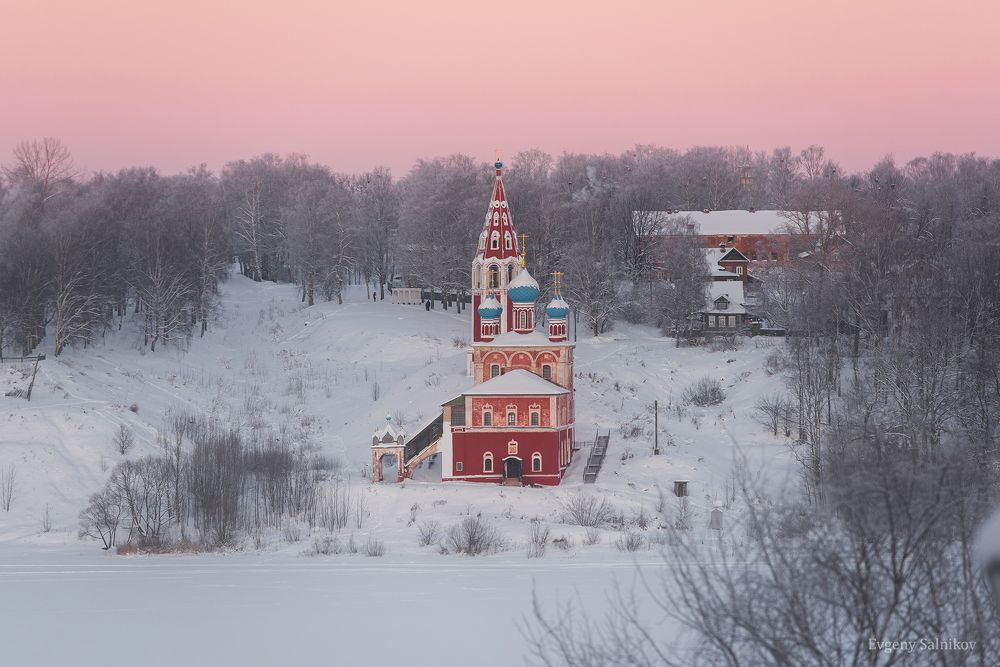 Зимний закат и Романовский берег