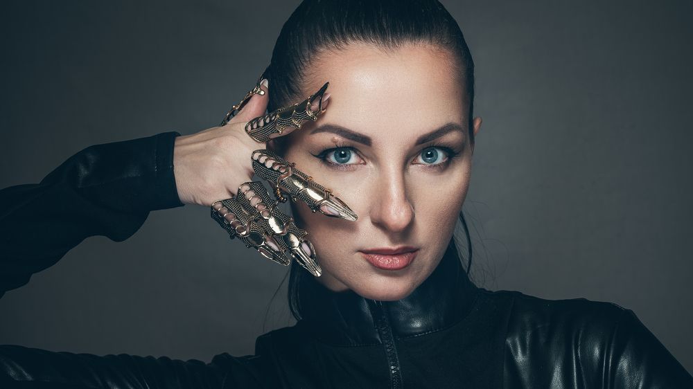 The girl with the claws