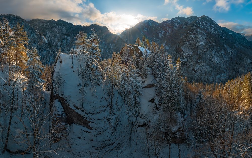 Живописные скалы