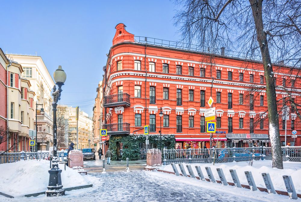Малая Бронная улица в Москве