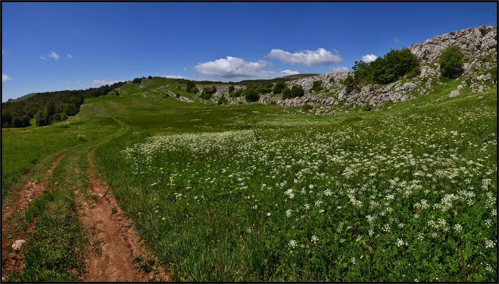 В горах Крыма лето