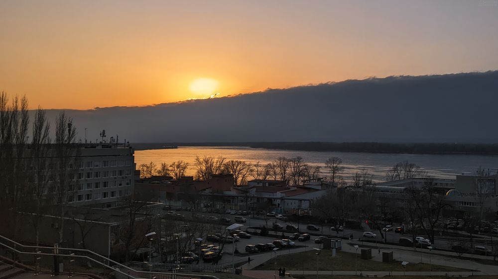 Где-то на улицах волжского города