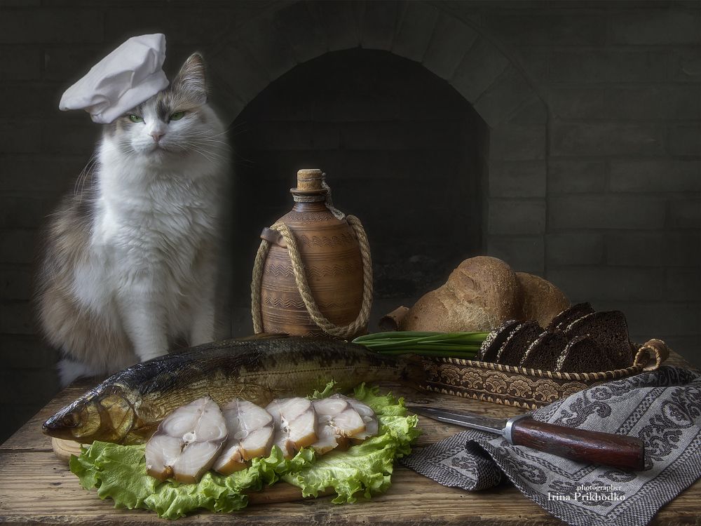 - Угощайтесь, гости дорогие!