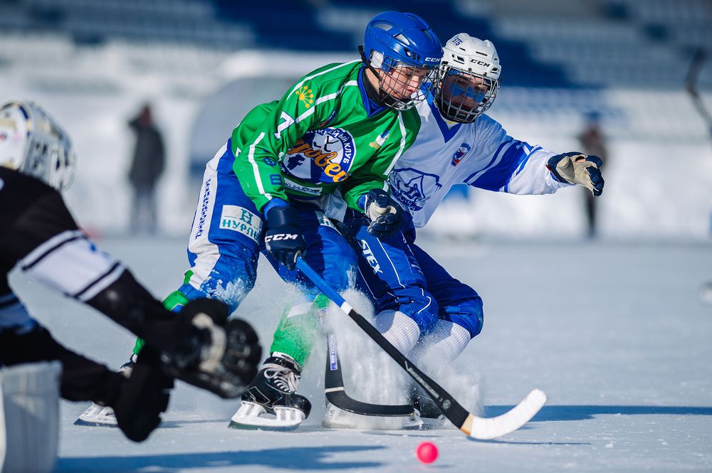 В атаке Полузащитник ХК &laquo;Кировец&raquo; Веселов Владислав №7