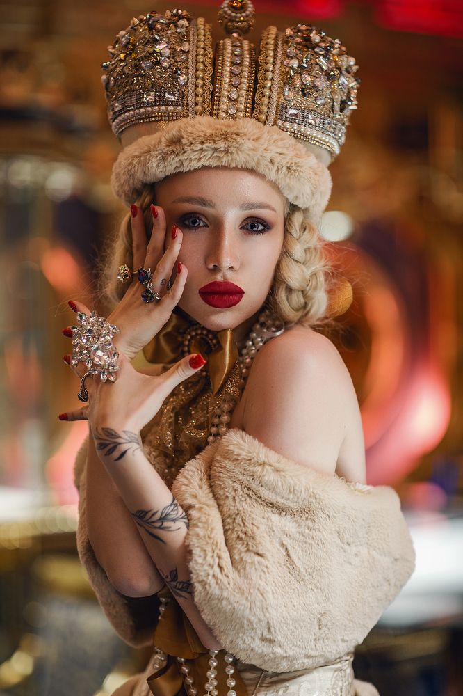 FASHION CROWN