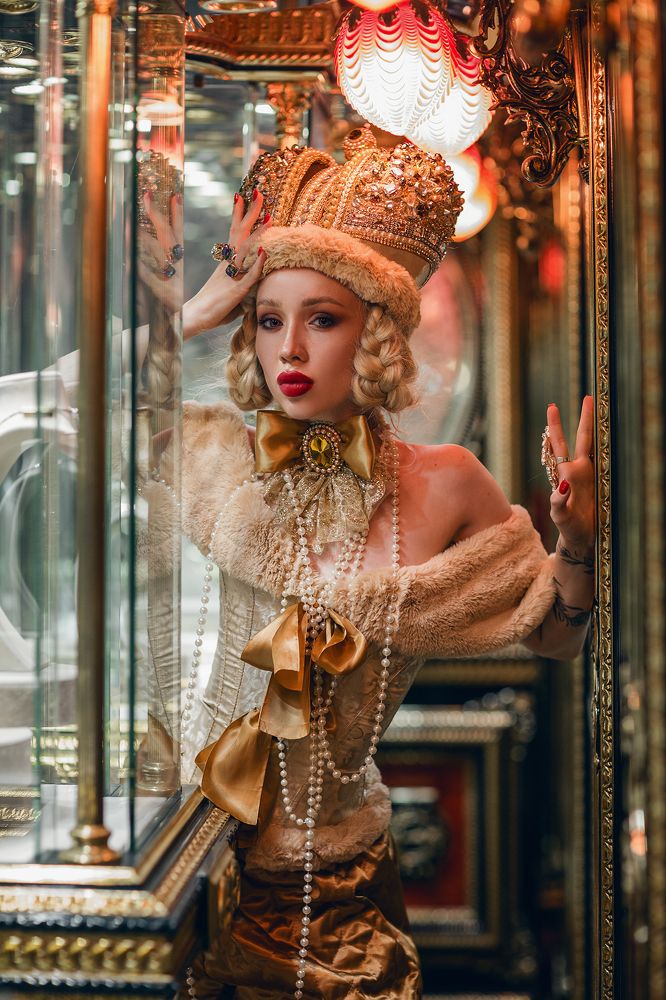 FASHION CROWN