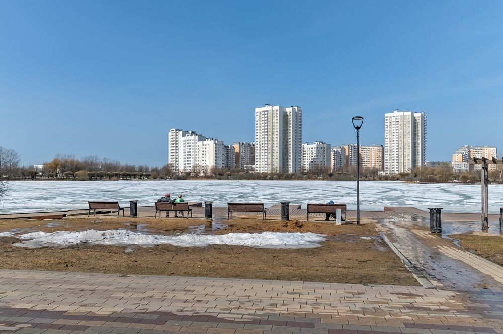 Апрель на городском пруду