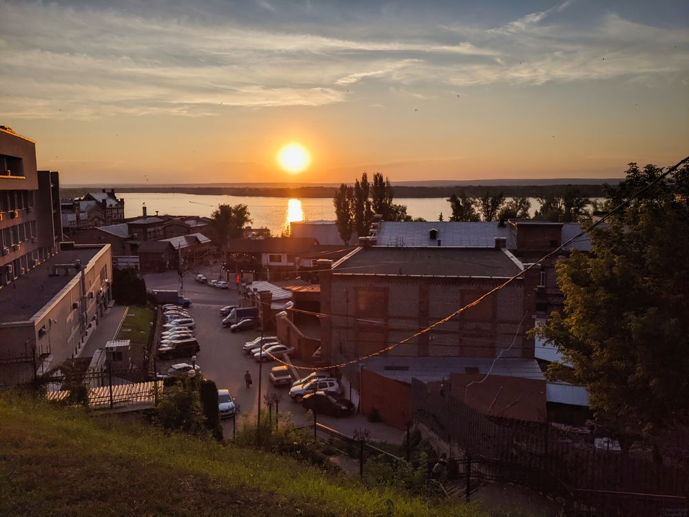 На улицах волжского города