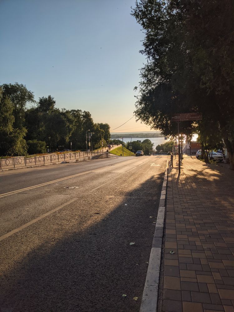 На улицах волжского города