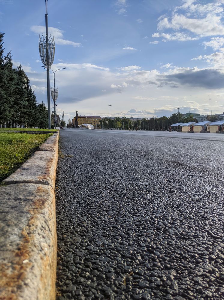 На улицах волжского города
