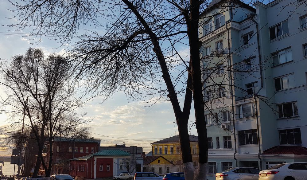 На улицах волжского города